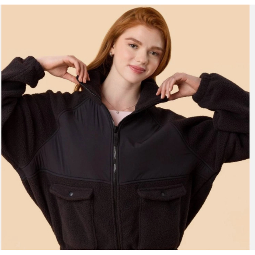 Blogilates Women's Bonfire Fleece Jacket Sz Small Oversize Black NWT